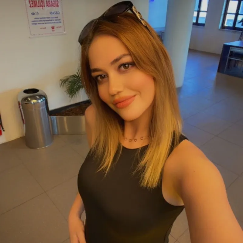 Aslı A. portre fotoğrafı