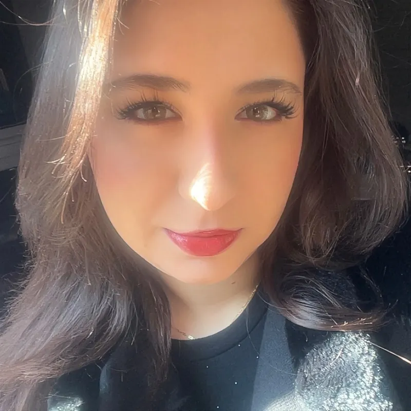 Ecemsu T. portre fotoğrafı