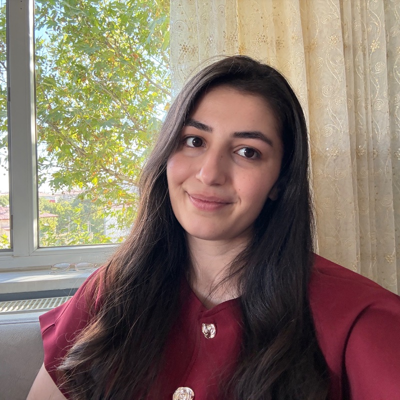 Emine Y. portre fotoğrafı