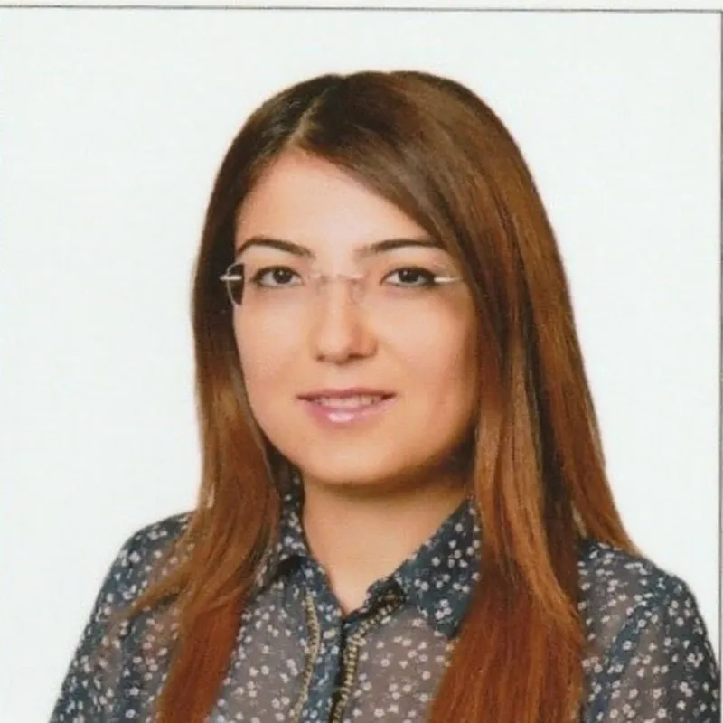 Gülay K. portre fotoğrafı
