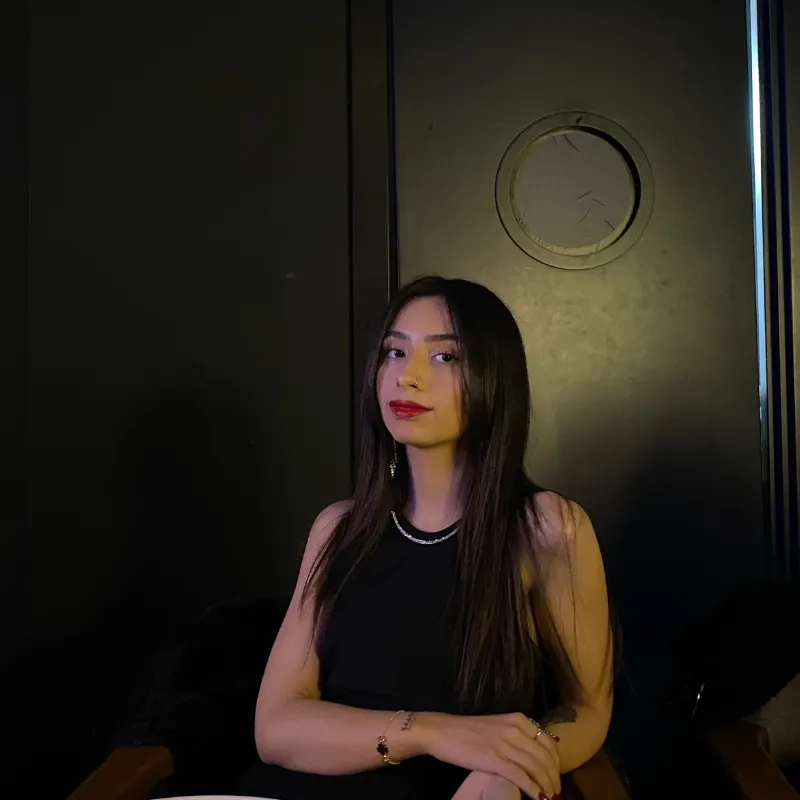 Nazlıcan G. portre fotoğrafı
