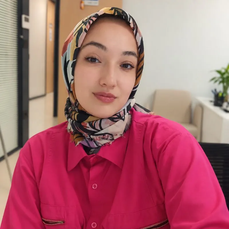 Yasmin B. portre fotoğrafı